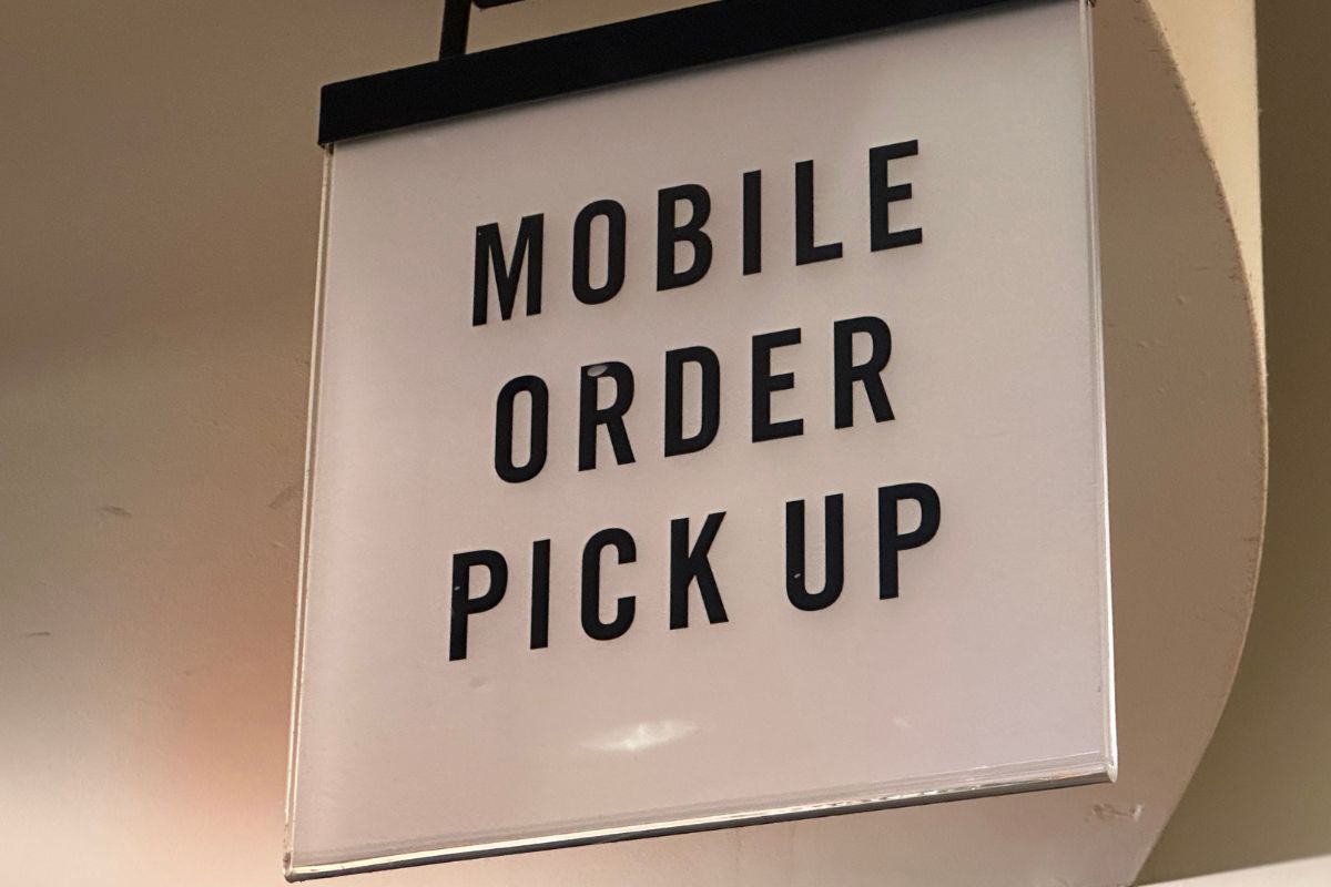 Mobile order pickup sign for bar pos systems to improve customer convenience.